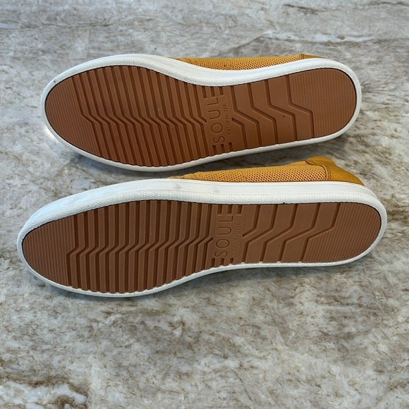 NEW Naturalizer | Kemper Slip On Sneakers | Yellow | Women's Size 7.5M - Picture 3 of 5